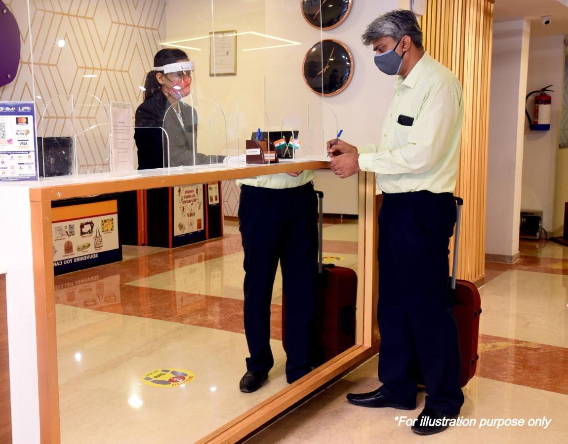 Oyo 40146 Hotel Continental Bhopal Bagian luar foto
