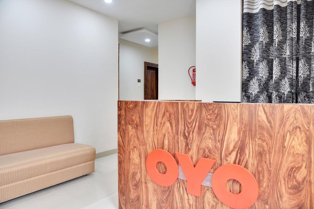 Oyo 40146 Hotel Continental Bhopal Bagian luar foto