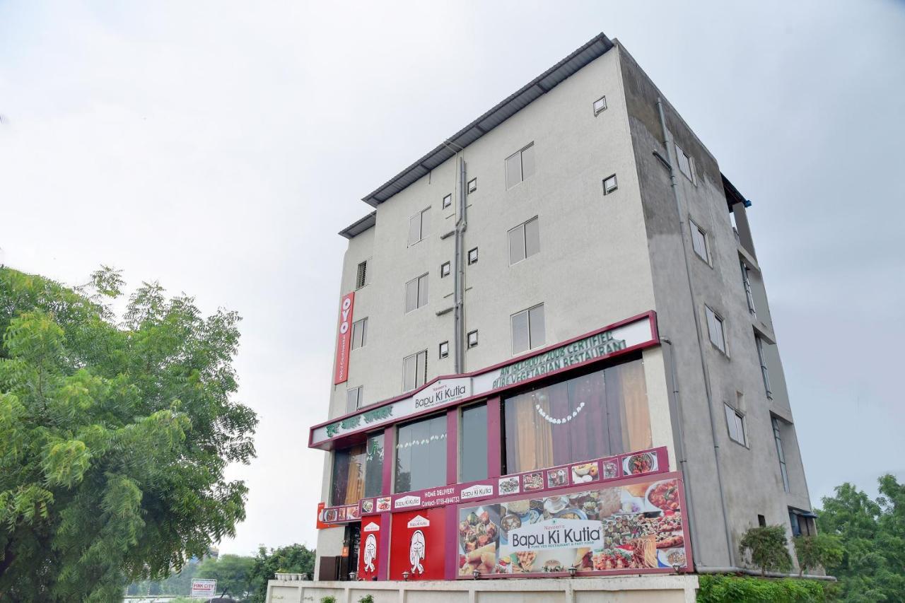 Oyo 40146 Hotel Continental Bhopal Bagian luar foto