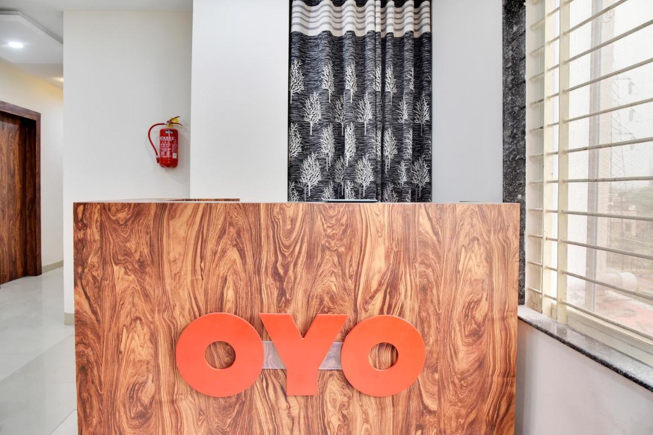 Oyo 40146 Hotel Continental Bhopal Bagian luar foto