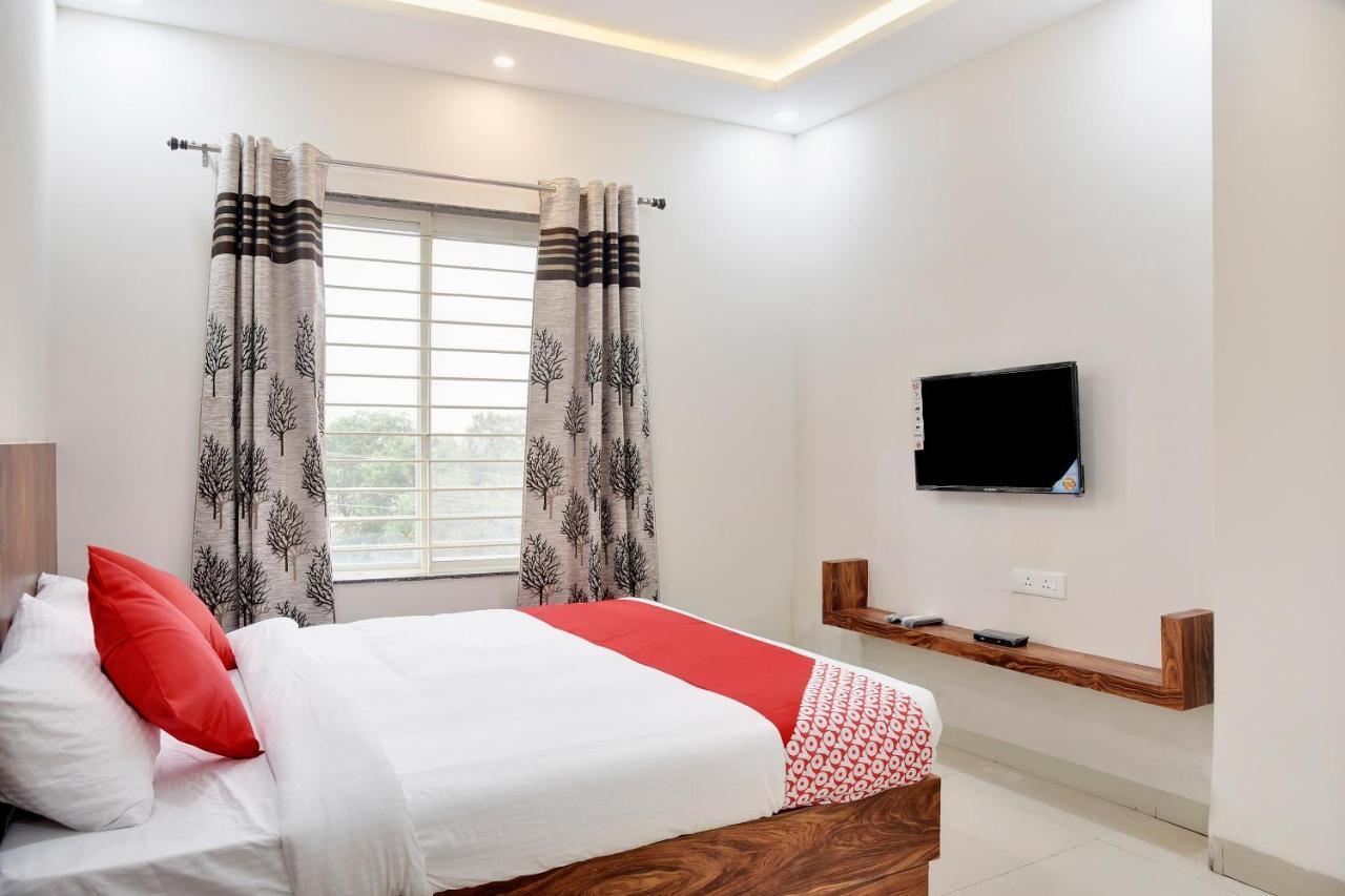 Oyo 40146 Hotel Continental Bhopal Bagian luar foto